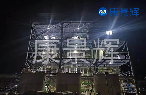 食品加工業(yè)對三效蒸發(fā)器的材質(zhì)和工藝的要求也高，對應(yīng)的三效蒸發(fā)器價格也會偏高一些，大約也得幾千萬左右。